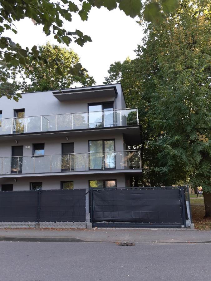Domek W Parku Lägenhet Hel Exteriör bild