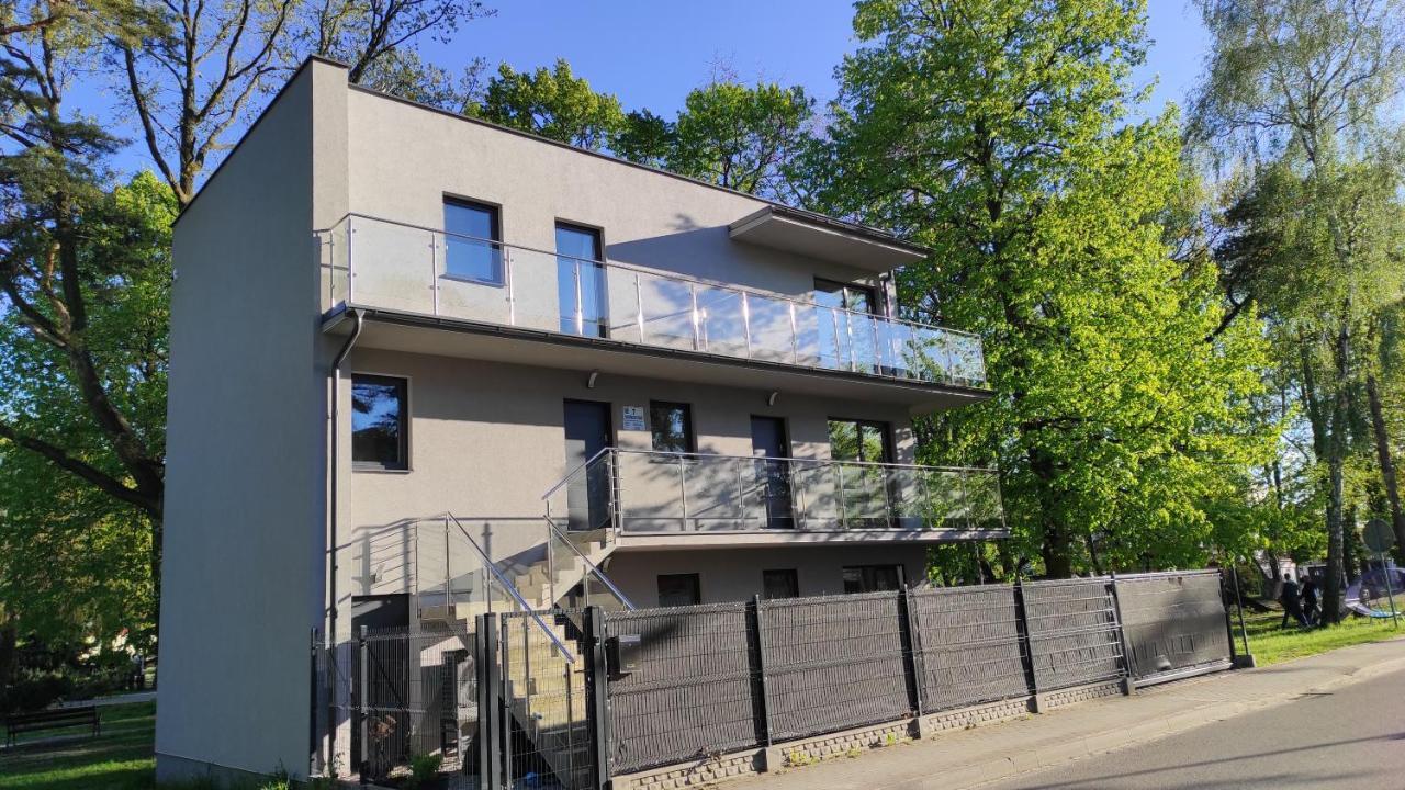 Domek W Parku Lägenhet Hel Exteriör bild
